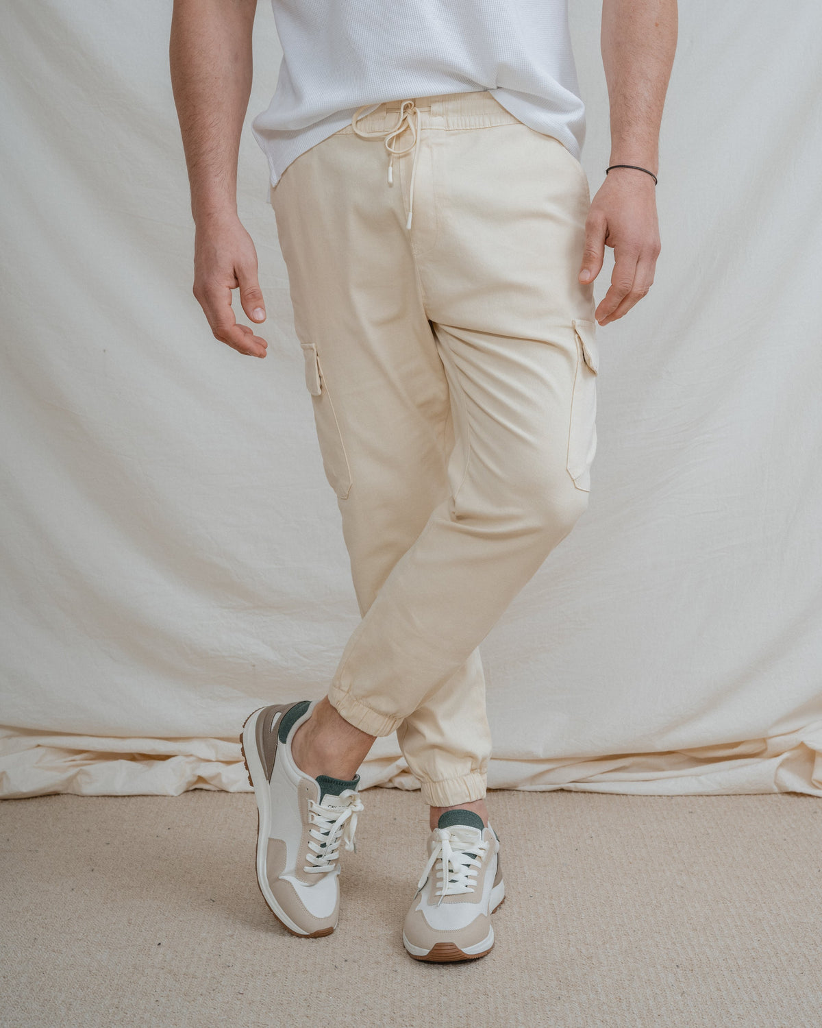 PANTALÓN CHINO CARGO CON GOMA