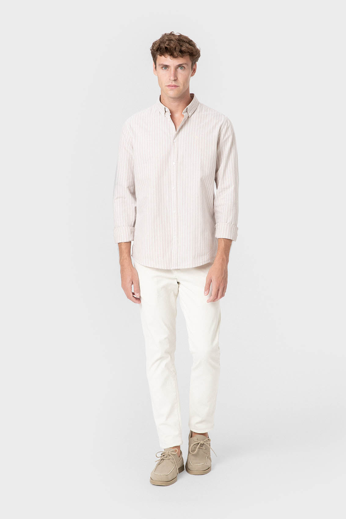 PANTALÓN CHINO PINZAS