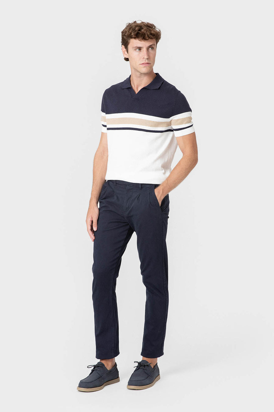 PANTALÓN CHINO PINZAS