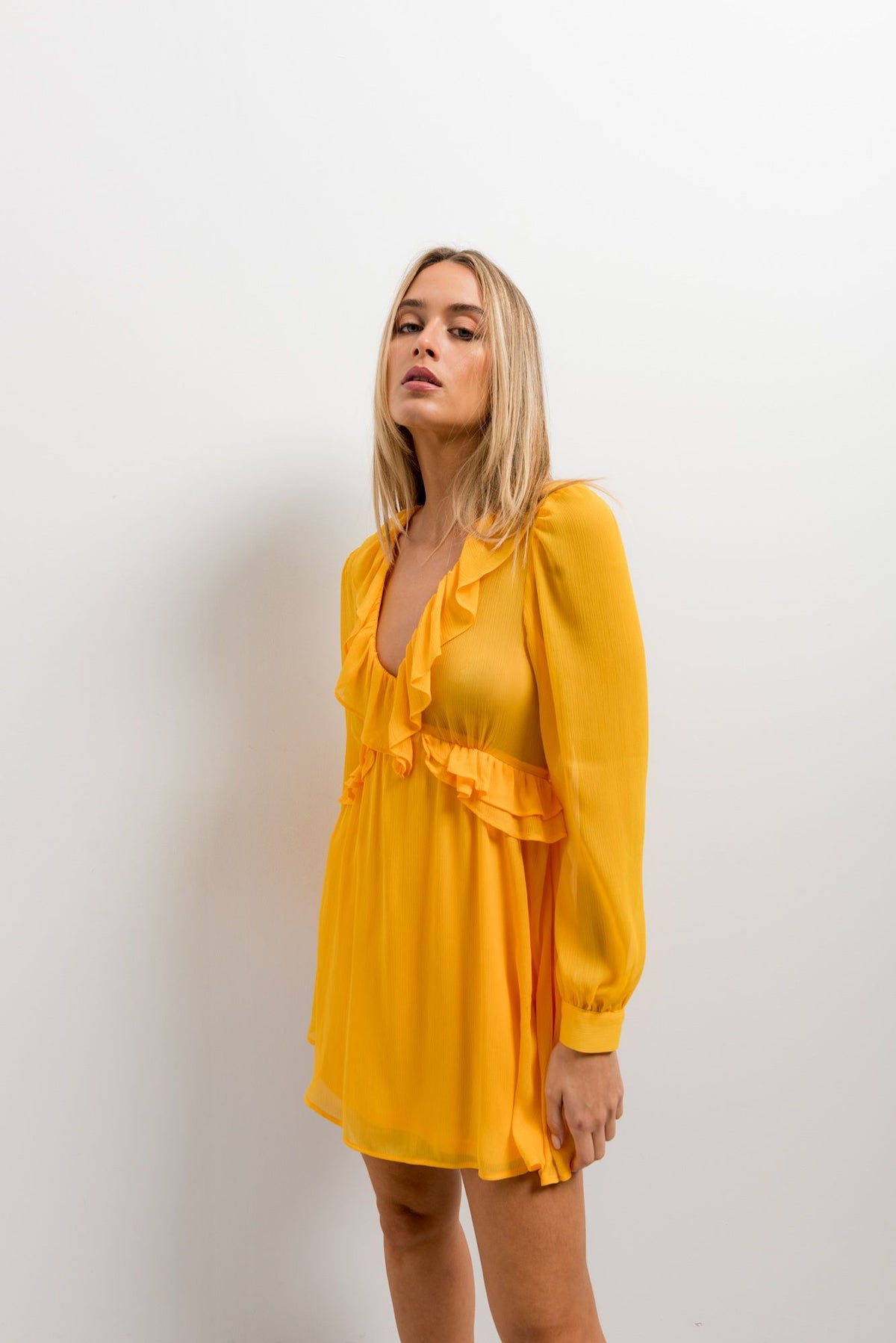 VESTIDO MINI VOLANTES