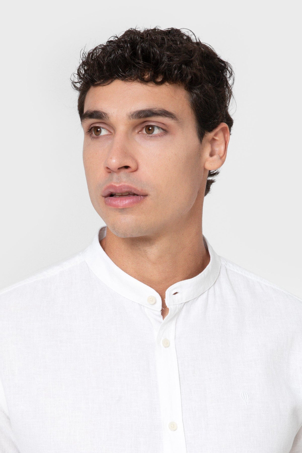 CAMISA LINO CUELLO MAO