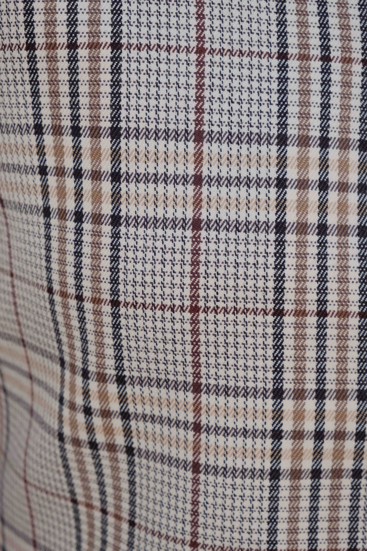 PANTALÓN PINZAS CUADROS