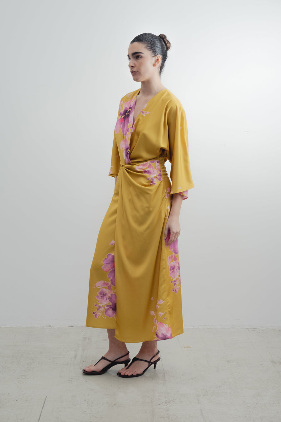 VESTIDO MIDI ESTAMPADO SATINADO