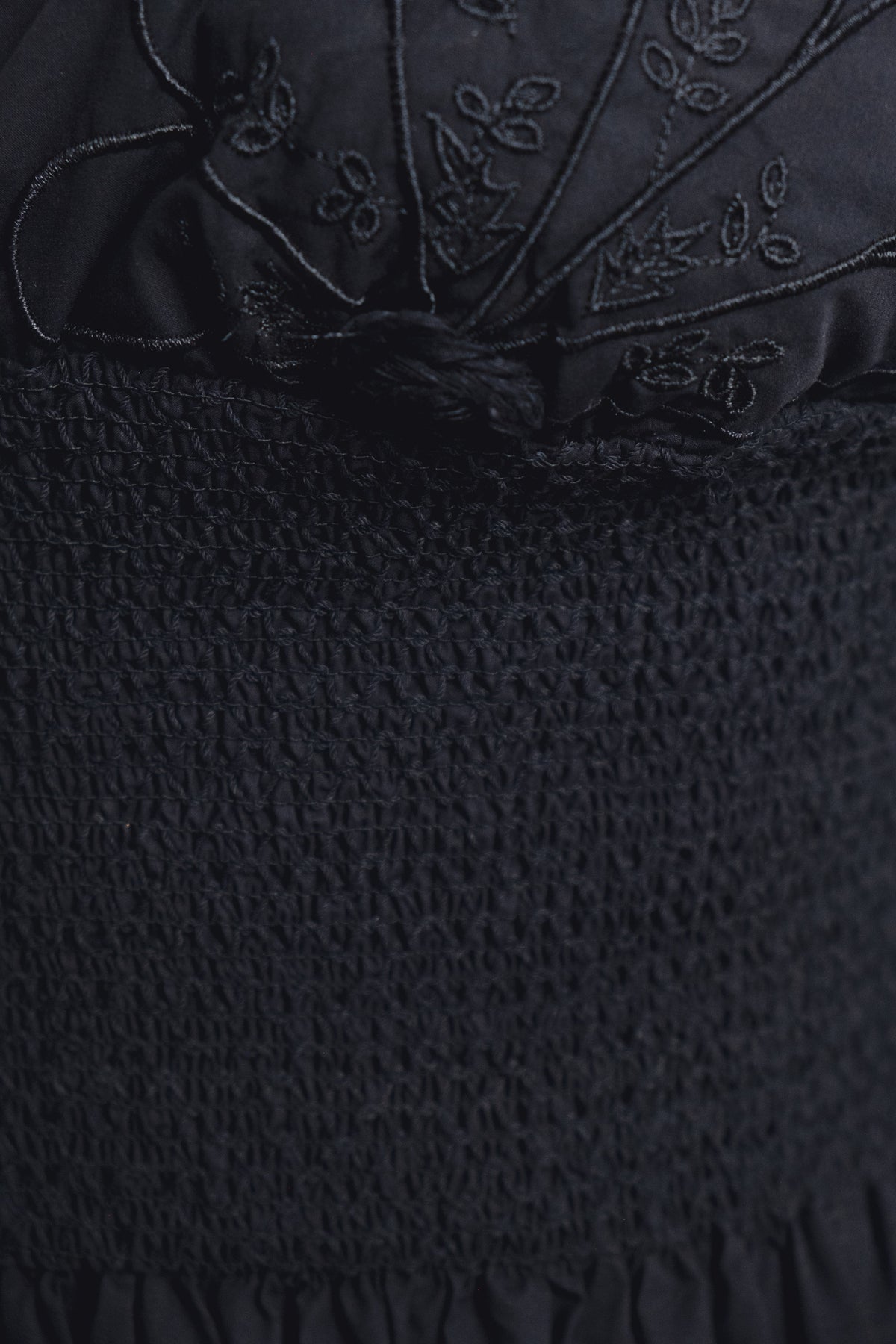 VESTIDO MIDI BORDADO
