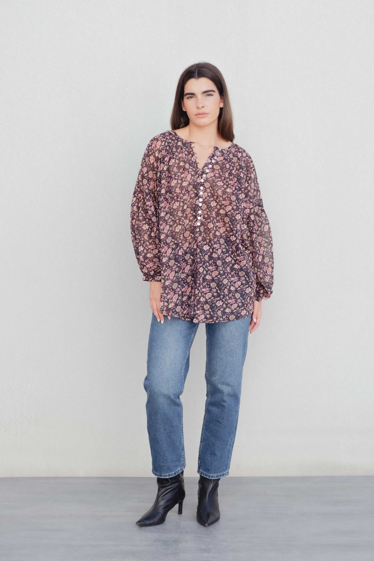 BLUSA SEMITRANSPARENTE ESTAMPADA