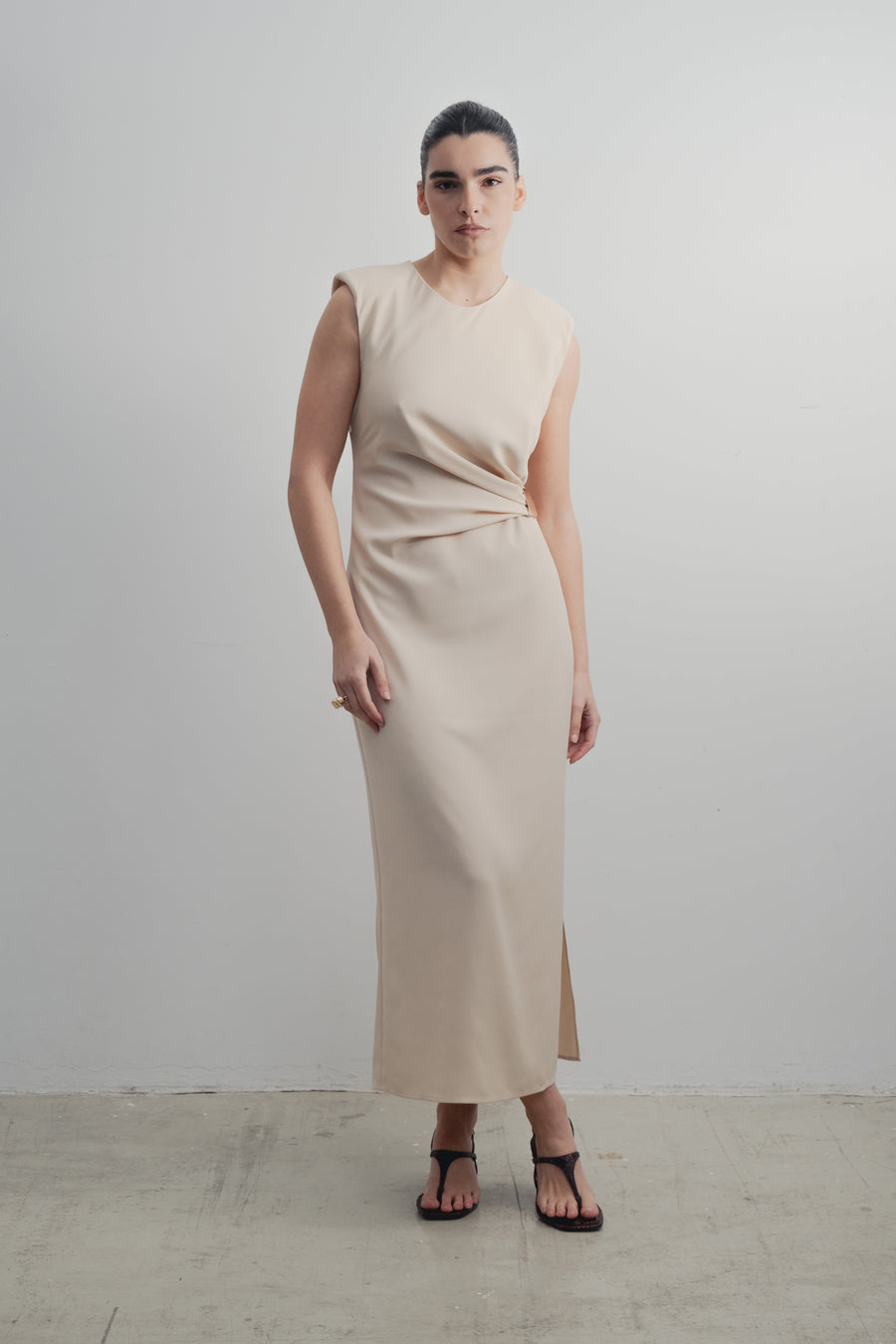 VESTIDO MIDI APLIQUE DORADO