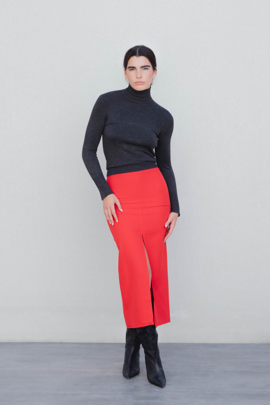 FALDA MIDI CON ABERTURAS