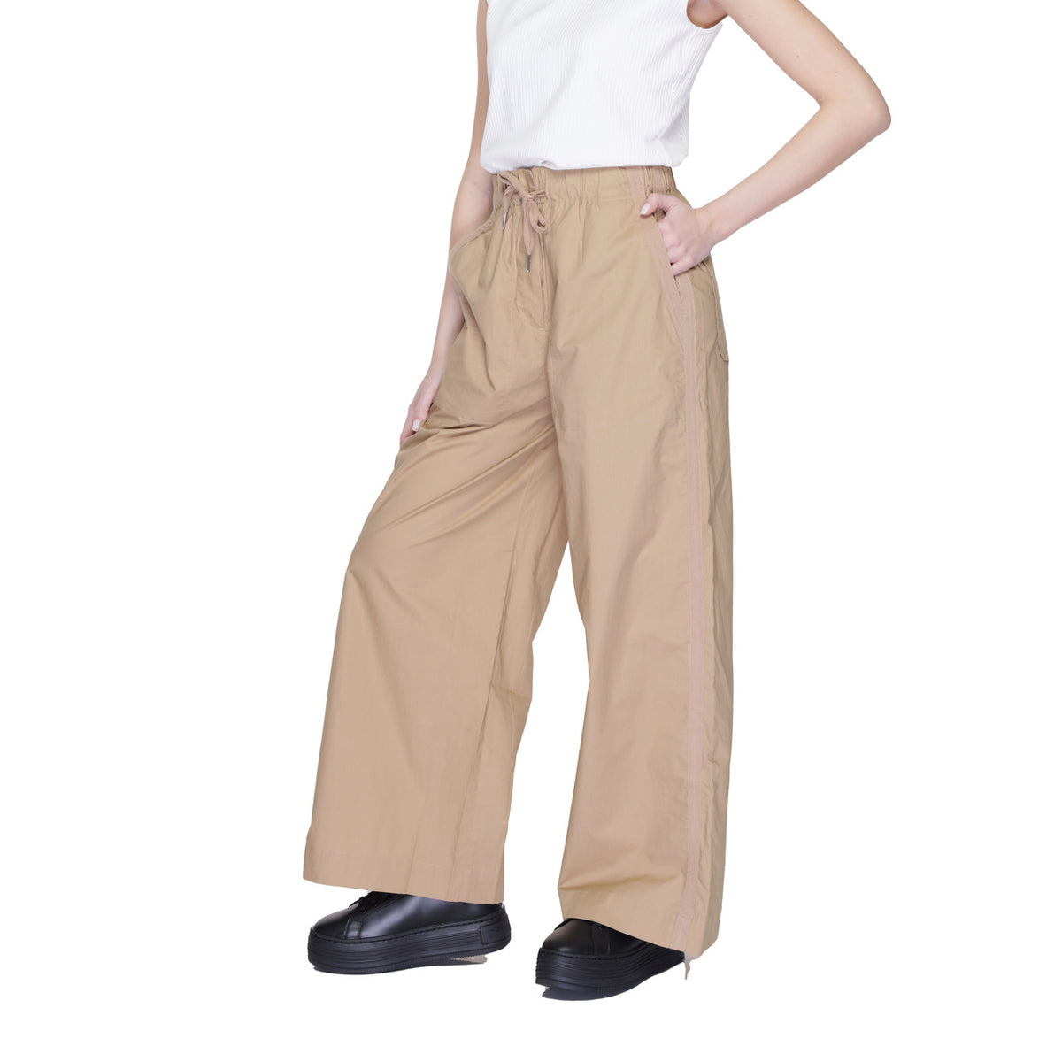 Blauer. Mujer Pantalones